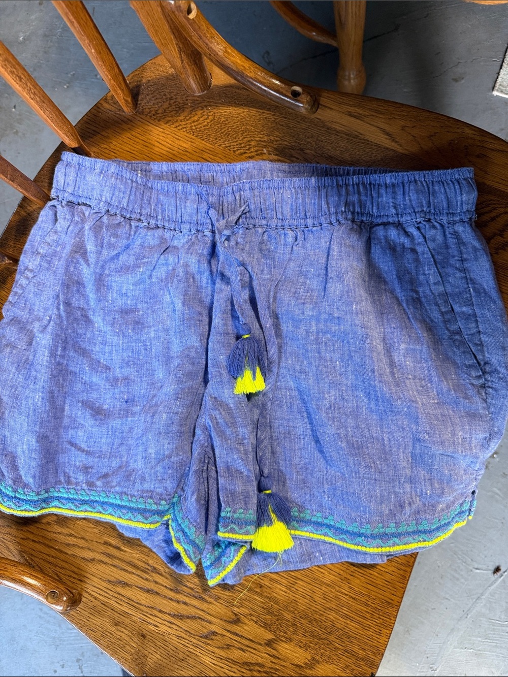 Vineyard Vines Blue Linen-Blend High-Waist Shorts with Neon Yellow Tassels